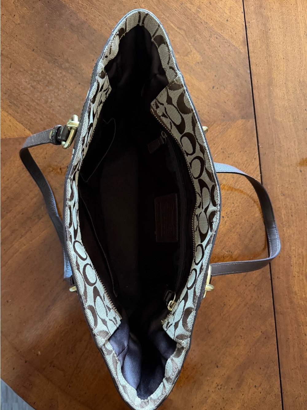 Coach Gallery Signature Zip Tote - Picture 6 of 12